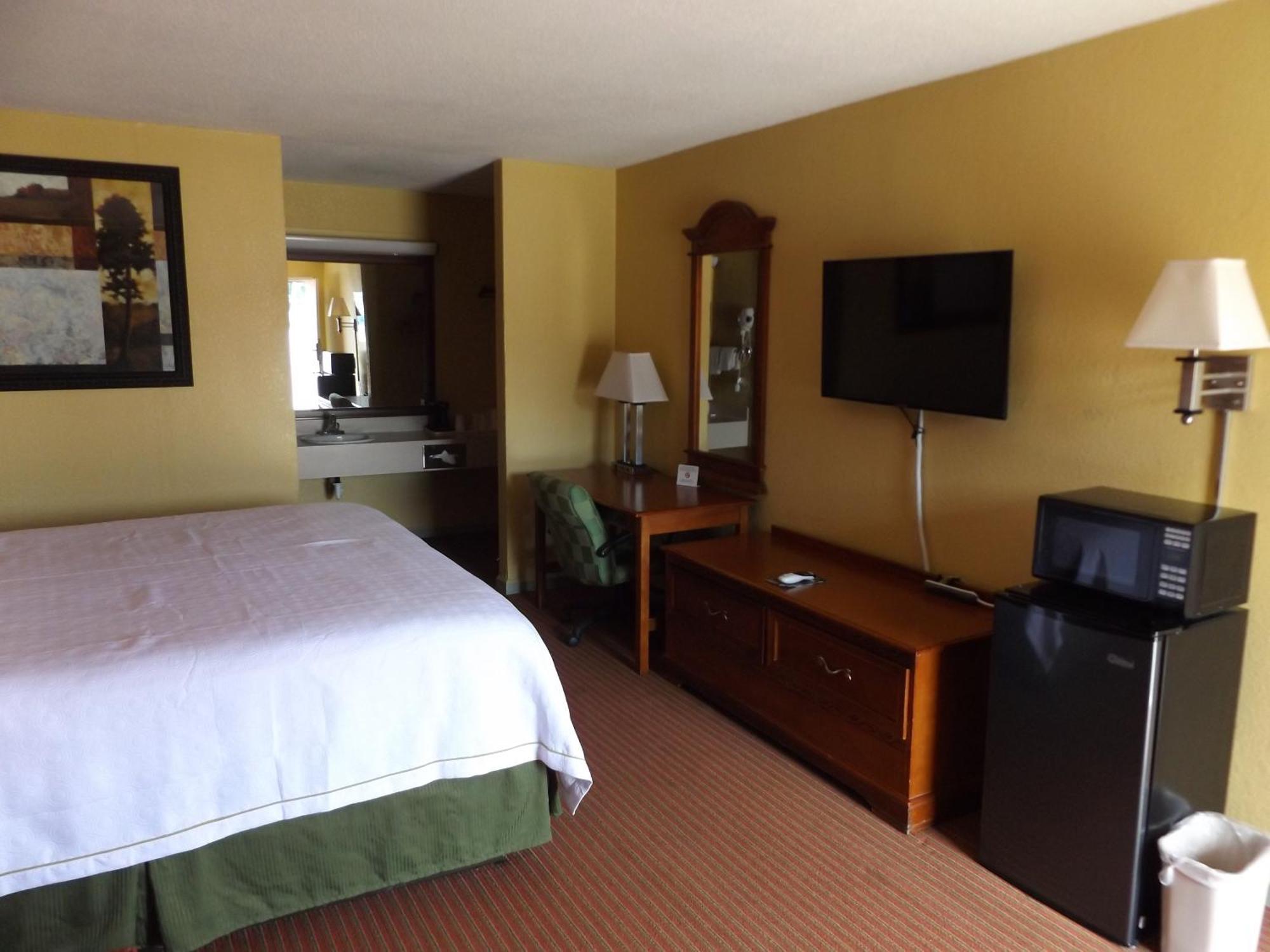 Regency Motel *